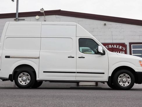 Used 2020 Nissan NV 2500 SV RWD image 2