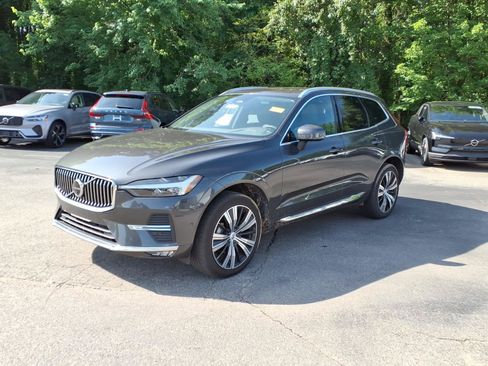 Certified 2023 Volvo XC60 B5 Plus AWD/4WD image 8