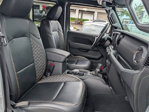 Certified 2022 Jeep Wrangler Unlimited Sahara image 18
