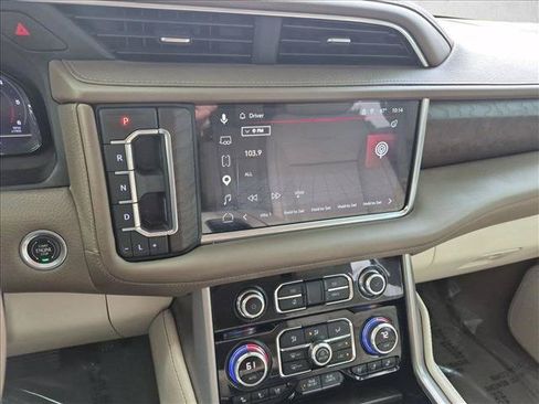 Used 2023 GMC Yukon XL Denali AWD/4WD image 15