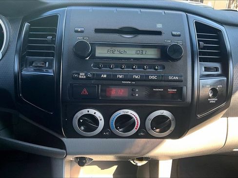Used 2005 Toyota Tacoma 2WD Access Cab w/ Convenience Pkg image 29