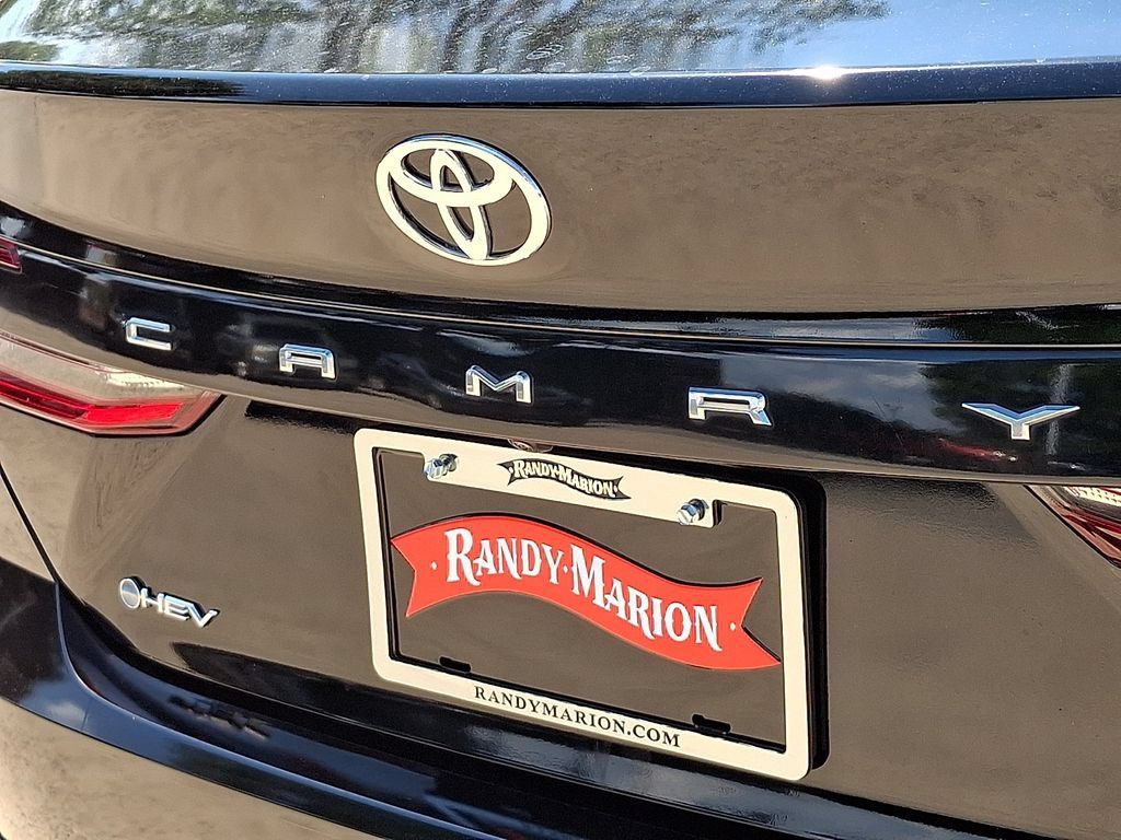 Used 2025 Toyota Camry LE FWD image 30