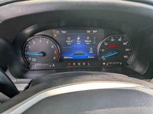 Used 2023 Ford Explorer XLT w/ Equipment Group 202A RWD image 18