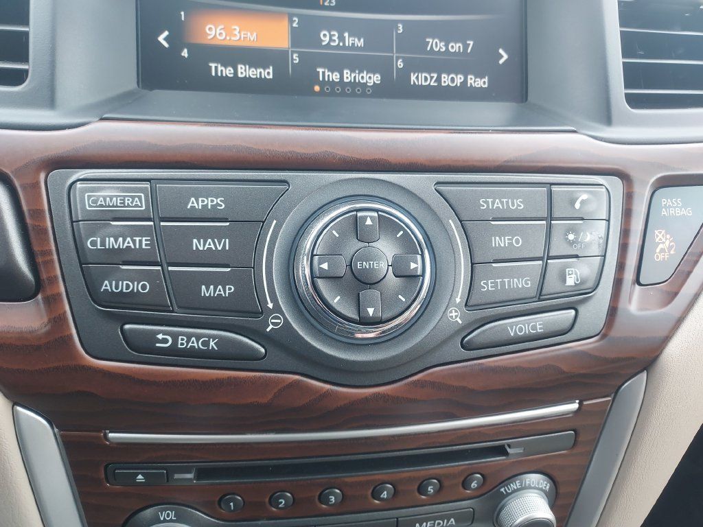 Used 2020 Nissan Pathfinder Platinum AWD/4WD image 17