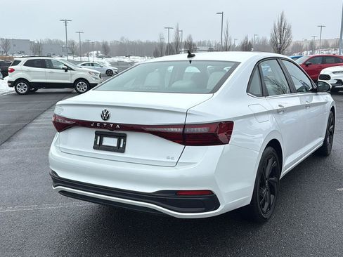 Used 2025 Volkswagen Jetta SE w/ Sunroof Package image 6