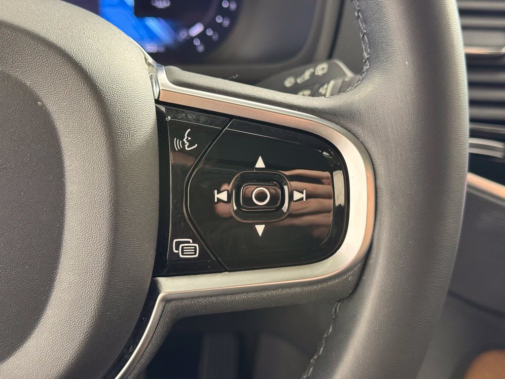 Certified 2024 Volvo XC90 B6 Plus w/ Protection Package AWD/4WD image 32