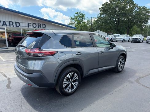 Used 2023 Nissan Rogue SV AWD/4WD image 5