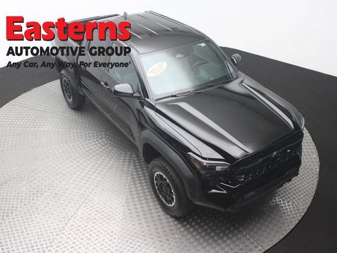 Used 2026 Toyota Tacoma TRD Off-Road AWD/4WD image 3