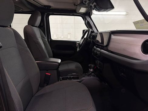 Used 2024 Jeep Wrangler Unlimited AWD/4WD image 29