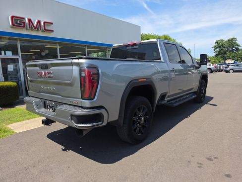 Used 2024 GMC Sierra 2500 AT4 w/ Technology Package AWD/4WD image 3