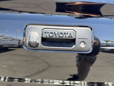 Used 2021 Toyota Tacoma TRD Sport w/ Technology Package RWD image 14