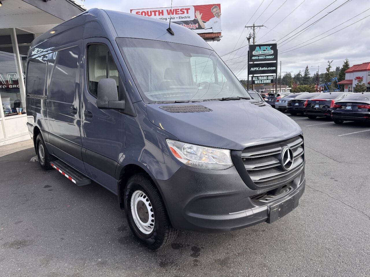 Used 2019 Mercedes-Benz Sprinter 144 image 12