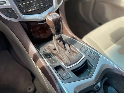 Used 2012 Cadillac SRX Luxury FWD image 17