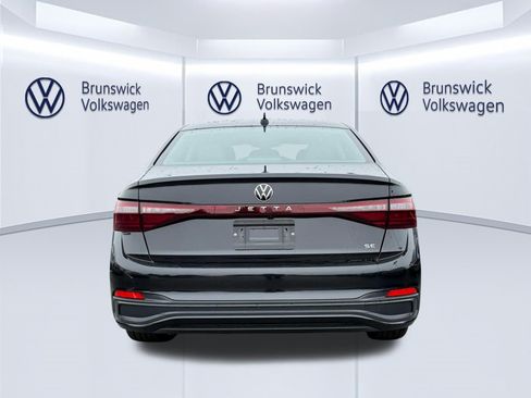 New 2026 Volkswagen Jetta SE FWD image 4