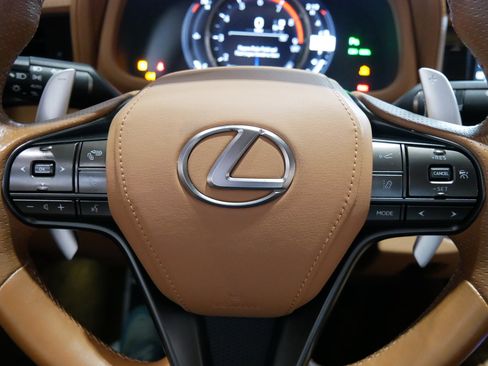 Used 2021 Lexus LC 500 Coupe w/ Sport Package image 18