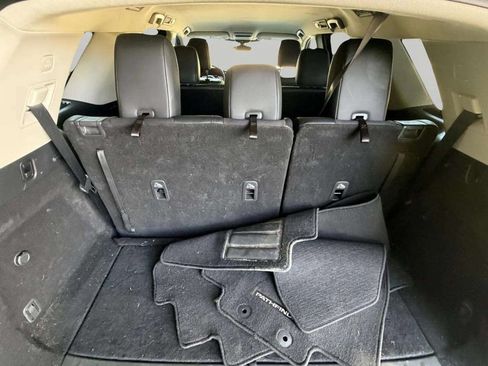 Used 2023 Nissan Pathfinder SL AWD/4WD image 7