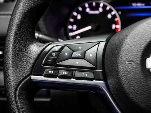 Used 2024 Nissan Sentra SV FWD image 27