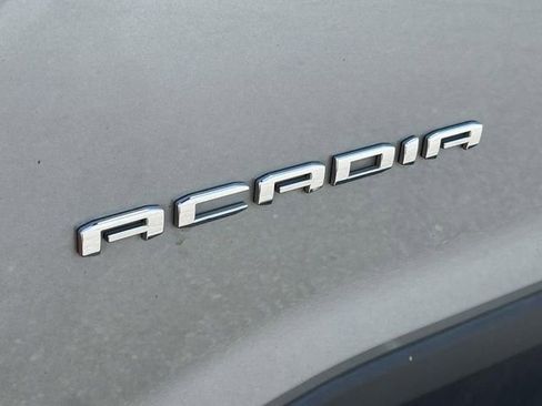 Used 2023 GMC Acadia SLT FWD image 8