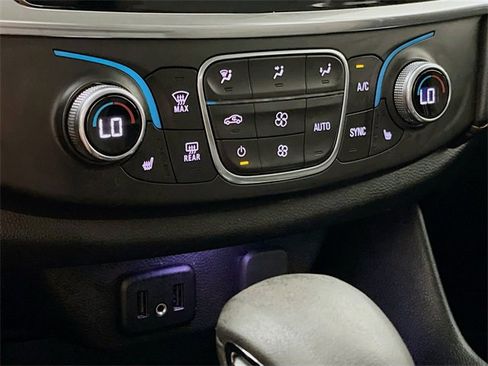 Certified 2021 Chevrolet Traverse LT w/ LPO, Blackout Package image 18