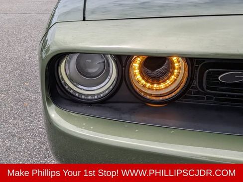 Used 2022 Dodge Challenger R/T Scat Pack RWD image 9
