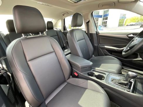 Used 2020 Volkswagen Jetta SE w/ SE Cold Weather Package FWD image 17