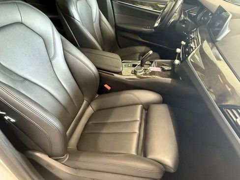 Used 2018 BMW 530i RWD image 12