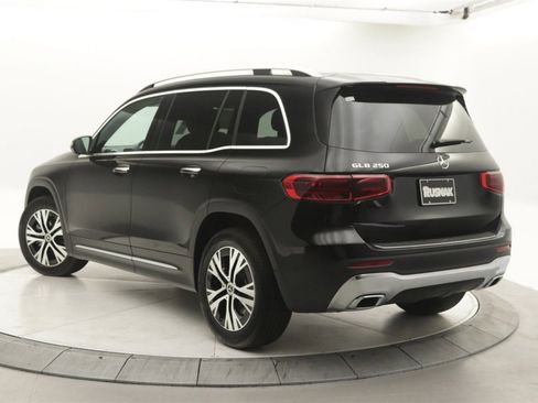 New 2025 Mercedes-Benz GLB 250 image 2