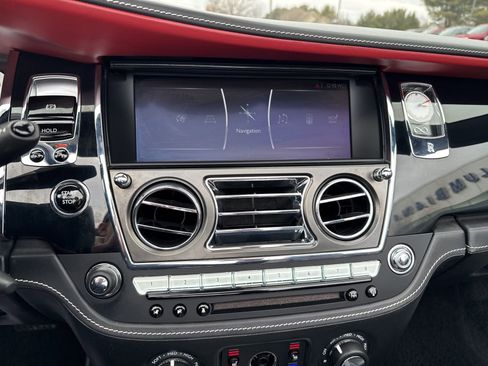 Used 2018 Rolls-Royce Dawn RWD image 47