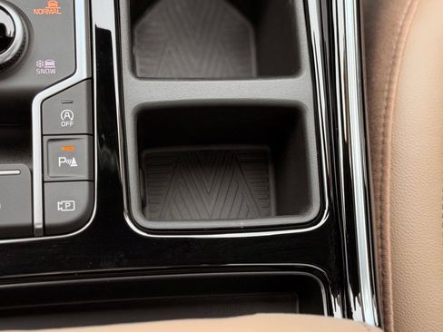 Used 2025 Kia Sorento SX Prestige w/ Olive Brown Leather Package AWD/4WD image 26