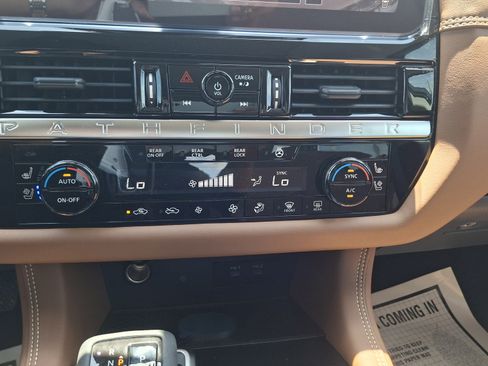 New 2026 Nissan Pathfinder Platinum AWD/4WD image 10