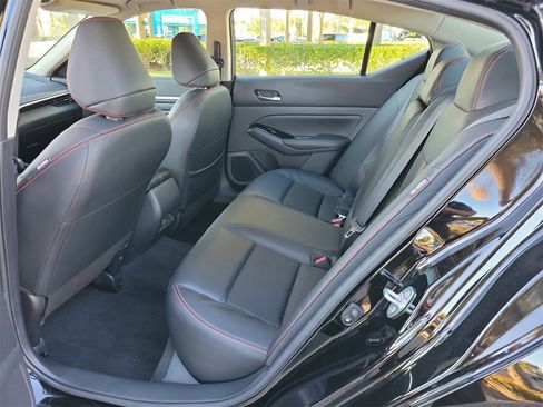 Used 2025 Nissan Altima 2.5 SR image 10