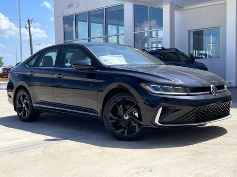 New 2025 Volkswagen Jetta SE image 6