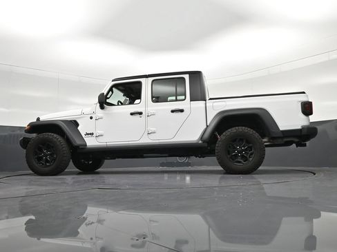 Used 2023 Jeep Gladiator Sport AWD/4WD image 34