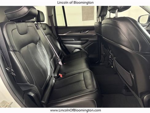 Used 2023 Jeep Grand Cherokee Limited AWD/4WD image 11