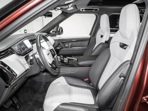 Used 2025 Land Rover Range Rover Sport SV Edition Two image 2