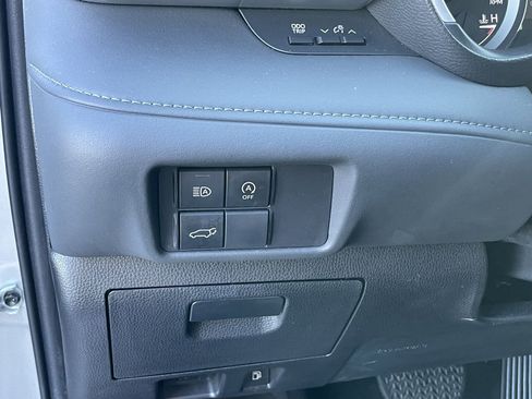 Used 2023 Toyota Highlander XLE image 13