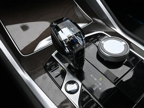 Used 2023 BMW X6 xDrive40i w/ Luxury Seating Package image 14