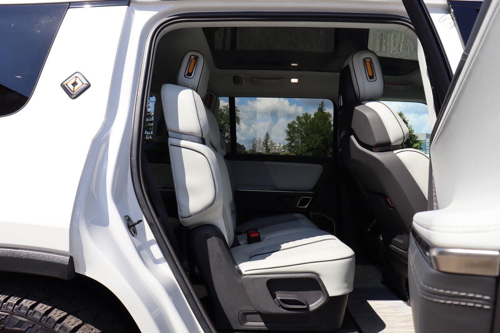 Used 2024 Rivian R1S Adventure Quad AWD/4WD image 18