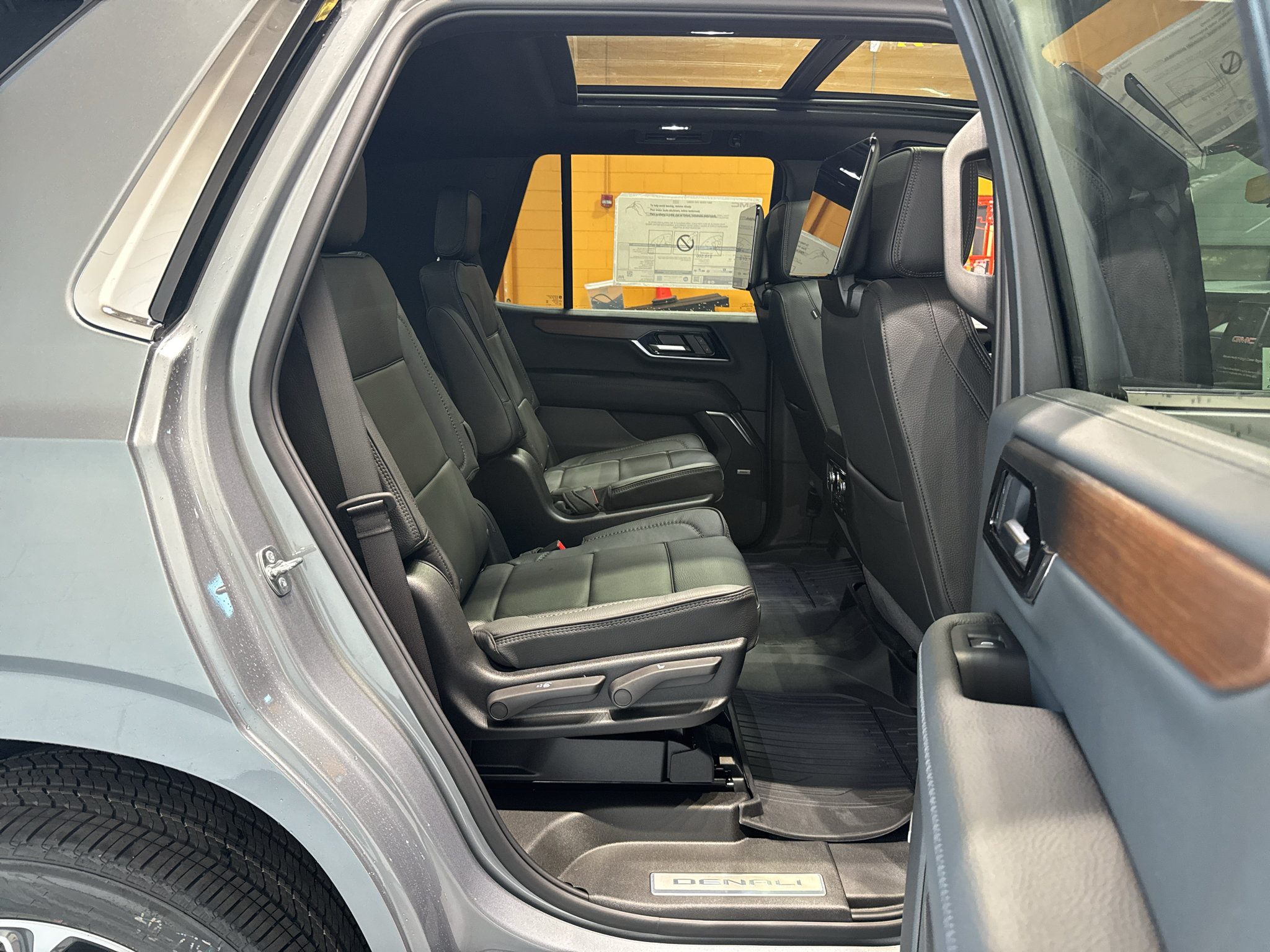 New 2027 GMC Yukon Denali w/ Denali Reserve Package AWD/4WD image 22