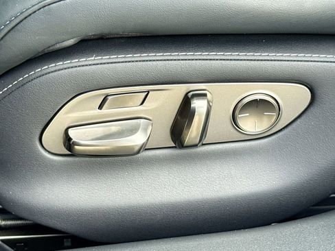 Used 2024 Lexus LS 500 AWD w/ Luxury Package image 17