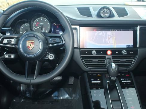 New 2026 Porsche Macan GTS image 6