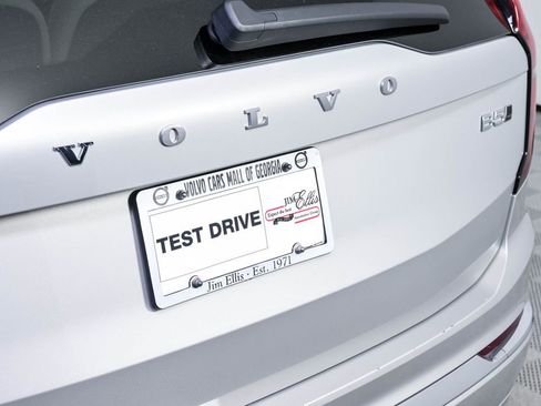 Certified 2025 Volvo XC90 B5 Plus AWD/4WD image 40