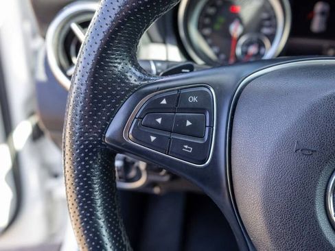 Used 2020 Mercedes-Benz GLA 250 image 36