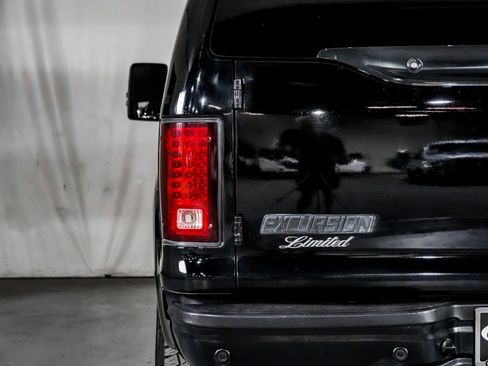 Used 2004 Ford Excursion Limited AWD/4WD image 39