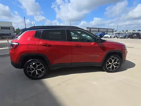 Used 2026 Jeep Compass Limited AWD/4WD image 6