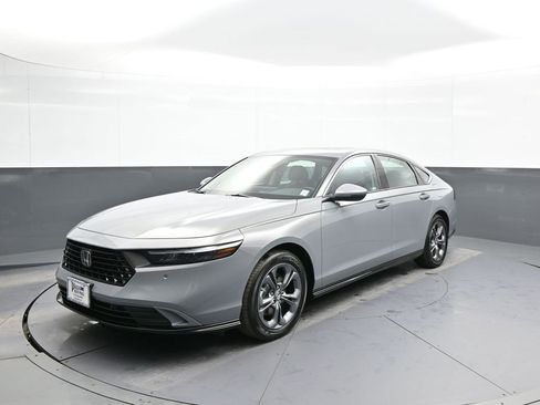 Certified 2025 Honda Accord EX-L image 1