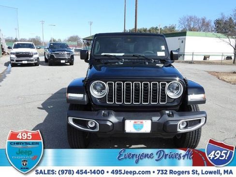 New 2025 Jeep Wrangler Sahara w/ Technology Group image 8