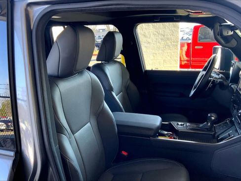 Used 2024 Lexus GX 550 image 9