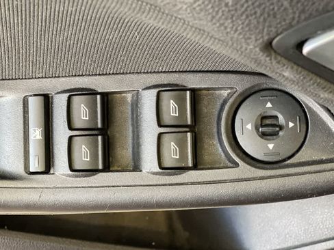 Used 2014 Ford Focus SE w/ SE Sport Package FWD image 16