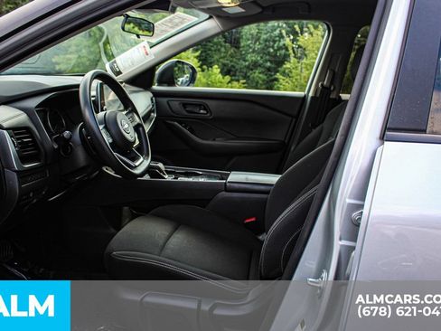 Used 2024 Nissan Rogue S FWD image 16